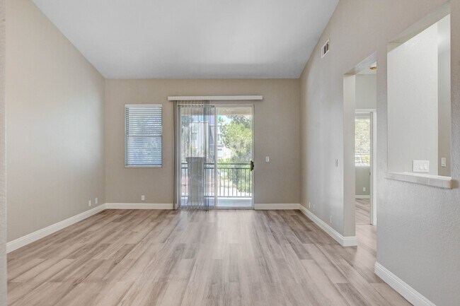 Building Photo - 5155 W Tropicana Ave