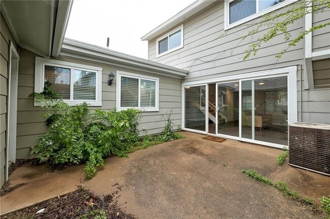 Building Photo - 2833 Indian Creek Blvd