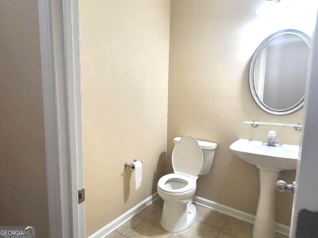 Building Photo - 2123 Worrall Hill Dr