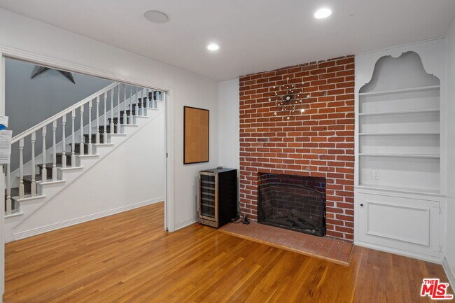 Building Photo - 3123 Barry Ave