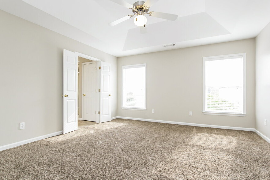 Building Photo - 3921 Triton Ives Dr NE