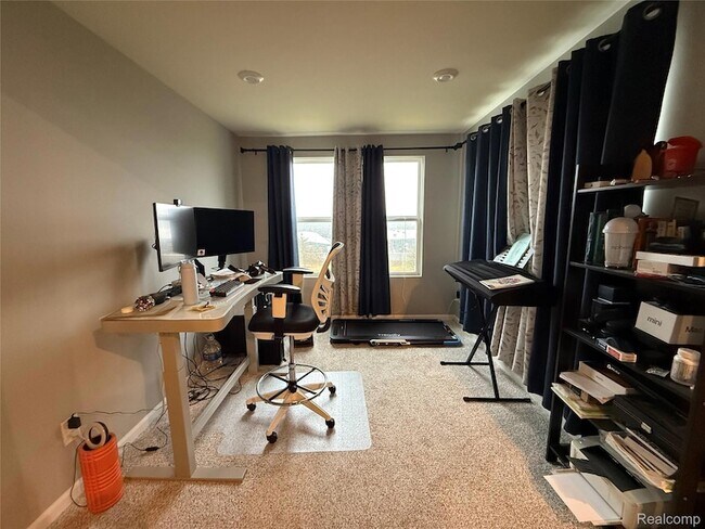 Building Photo - 4811 Broomfield Way