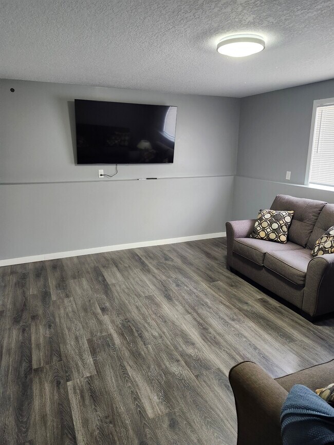 Building Photo - 7211 Camden Ave N