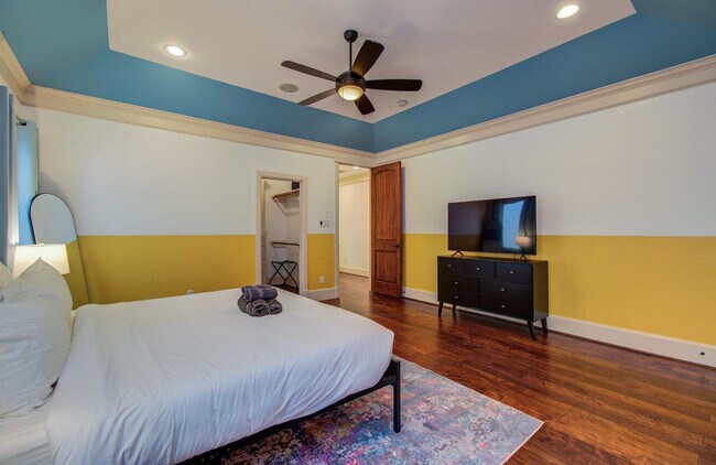 Building Photo - 1204 E 29th St