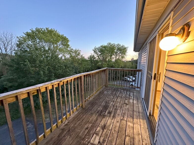 Building Photo - 2046 Cliff Alex Ct S