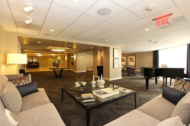 Lobby and Party Area with pianno - 4601 N Park Ave