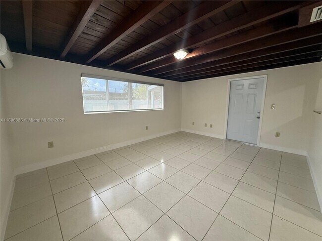 Building Photo - 5730 NW 112th Terrace