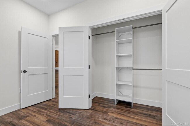 Building Photo - 19 Welling Pl