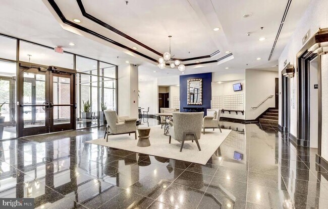 Building Photo - 1001 N Randolph St