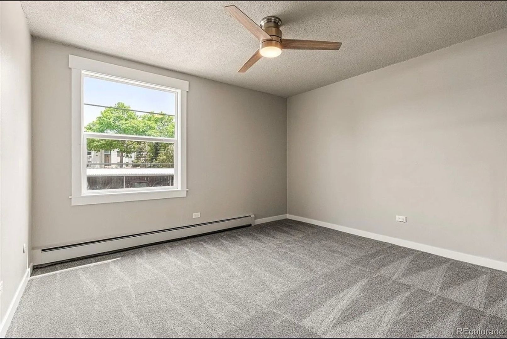 Building Photo - 2120 S Vaughn Way