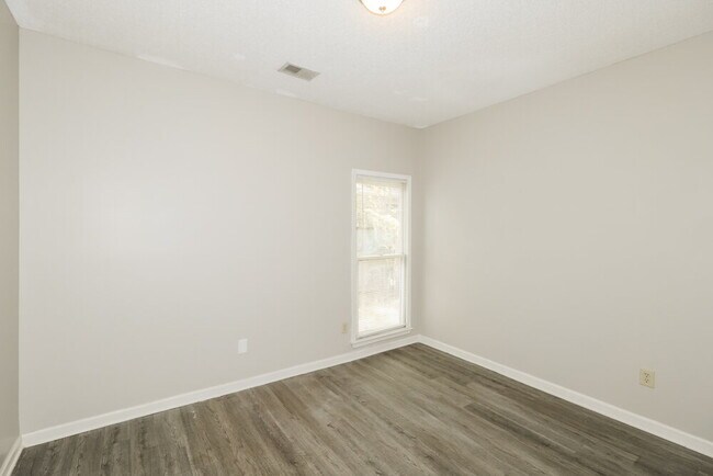 Building Photo - 9224 Chimneyrock Blvd.