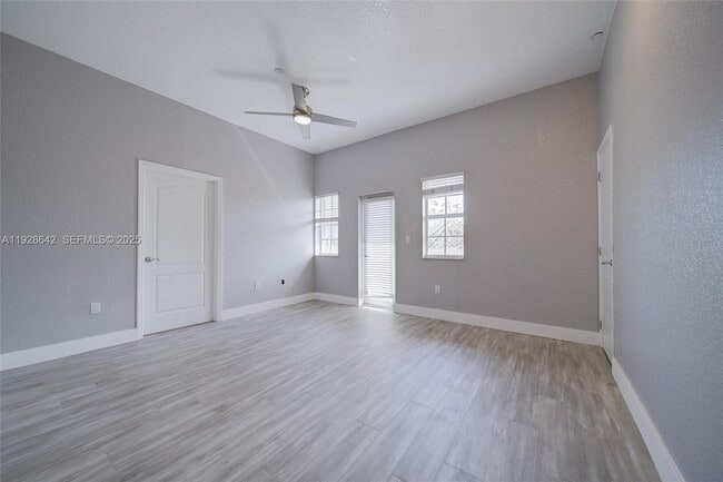 Building Photo - 3300 Bird Ave