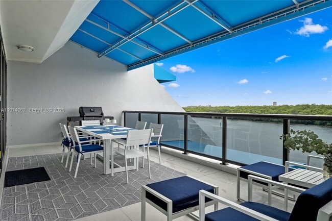 Building Photo - 445 Poinciana Island Dr