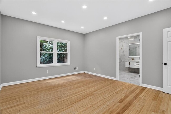 Building Photo - 475 Trammell Dr
