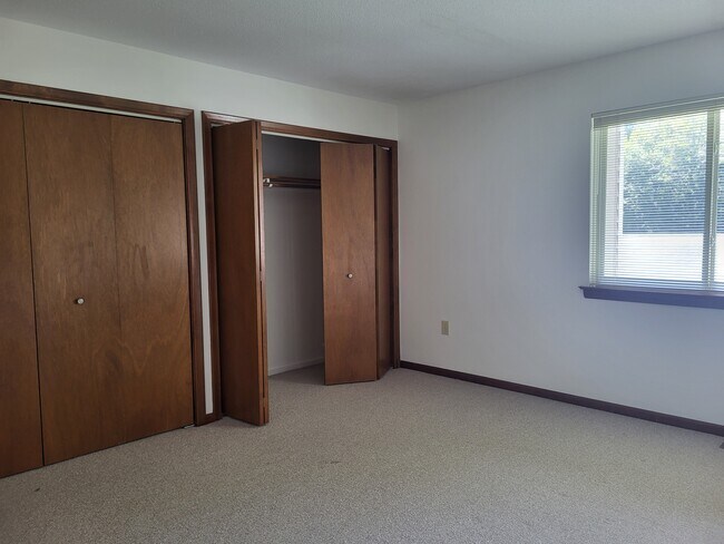 Building Photo - 107 Hilltop Dr