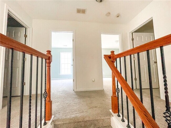 Building Photo - 282 Balaban Cir