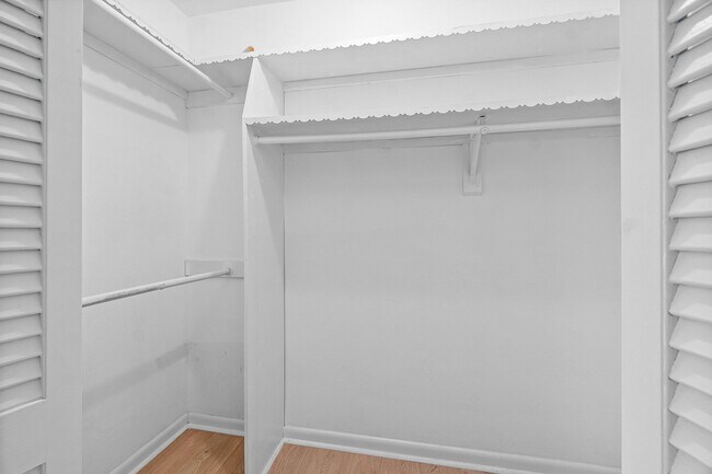 Building Photo - 1350 SW 13th Pl