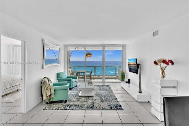 Building Photo - 5161 Collins Ave