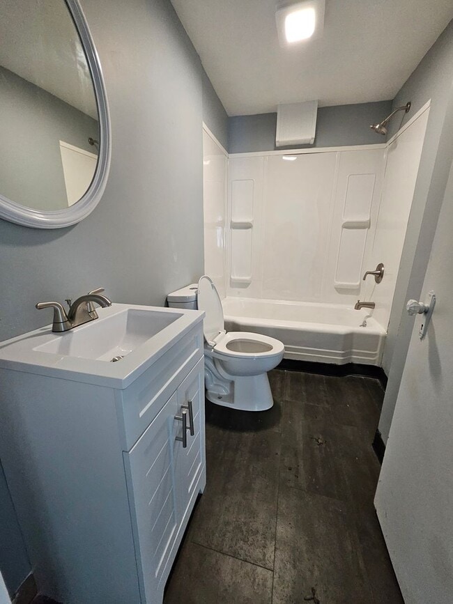 Building Photo - 3 bedroom single family home MILLCREEK