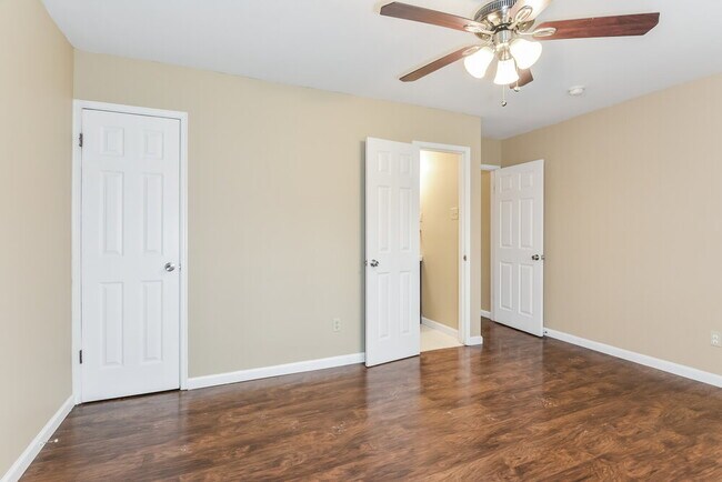 Building Photo - 6847 Champaigne Dr