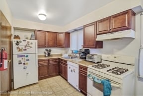 Interior Photo - 133 N Main St