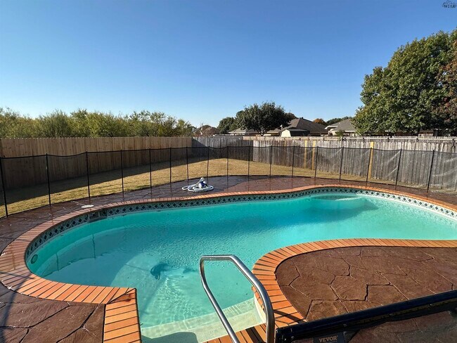 Building Photo - 5214 Sunnybrook Ln