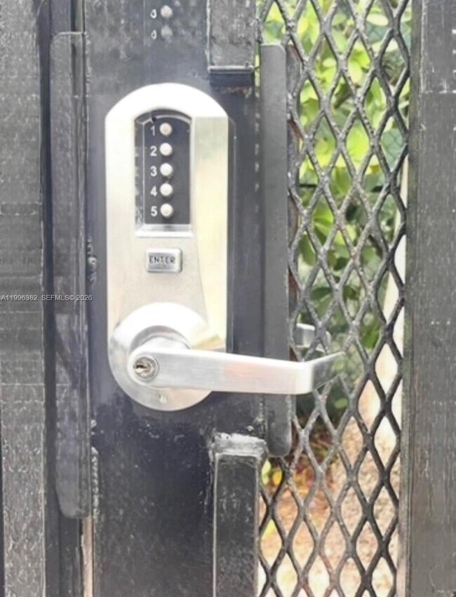 Building Photo - 444 SW 4th St