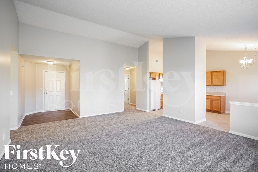 Building Photo - 10622 Deercrest Ln