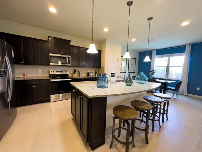 Building Photo - 2463 Tangier Dr