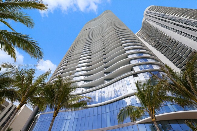 Building Photo - 15701 Collins Ave