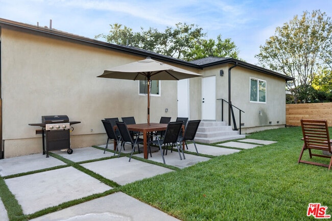 Building Photo - 5500 Morella Ave