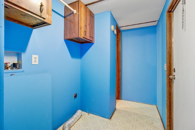 Building Photo - 2619 Warm Ave