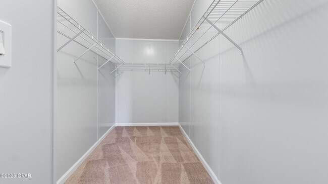 Building Photo - 12808 Clear Creek Rd