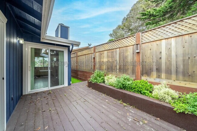Building Photo - 20 Del Robles Ave
