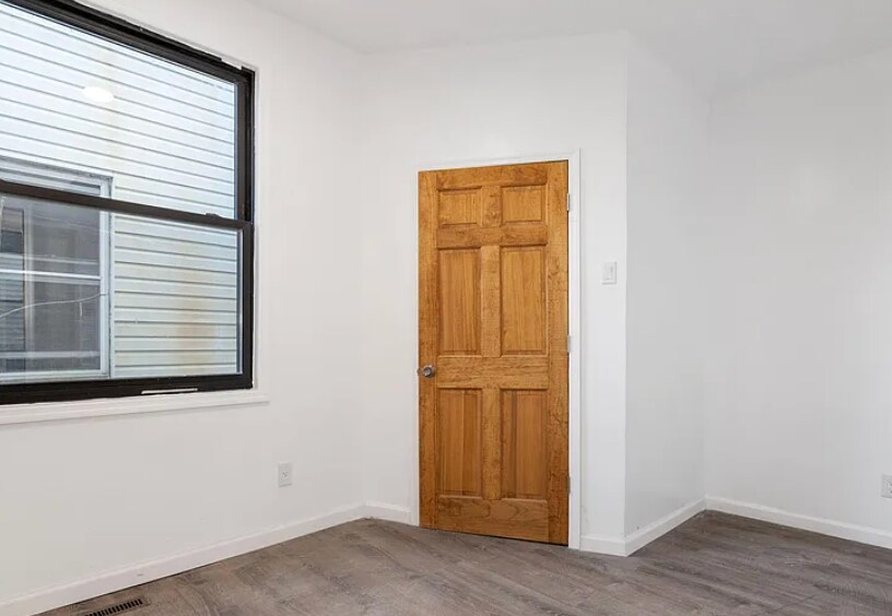 Building Photo - 84 N Allen St