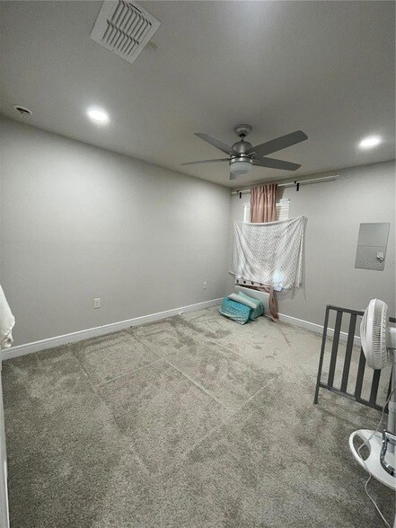 Building Photo - 30543 Thunderbird Dr