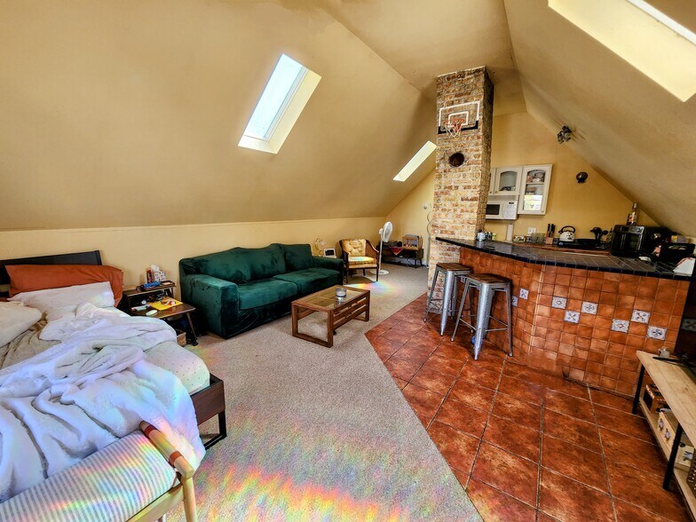 Building Photo - 3019 N Frederick Ave