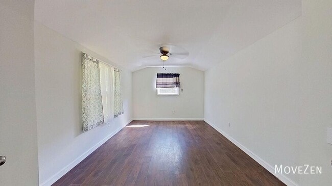 Building Photo - 5 Friendsplot Cv