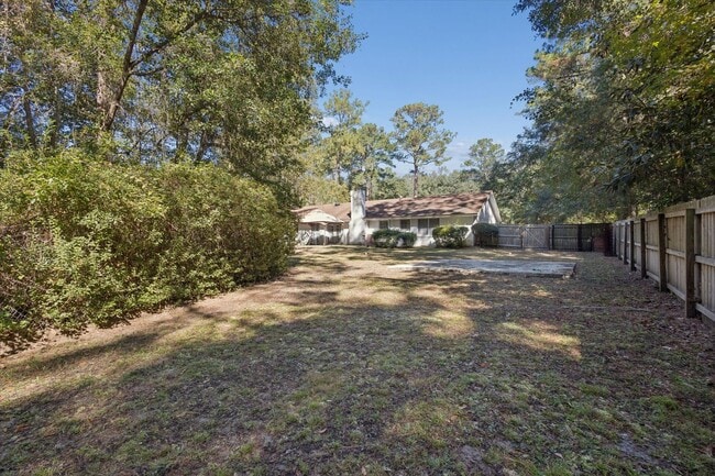 Building Photo - MOVE-IN READY! (Pet Friendly)