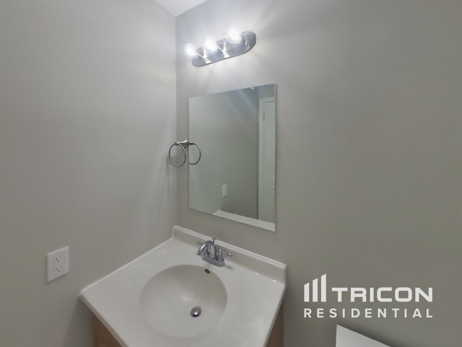 Building Photo - 1568 Hummingbird Ct
