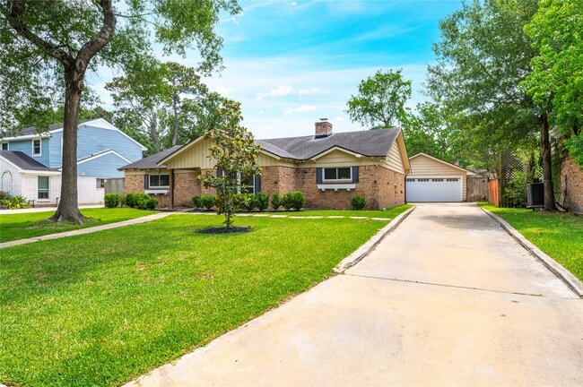 Building Photo - 4034 Shady Springs Dr