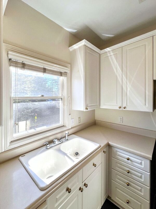 Building Photo - 116 31st Ave N