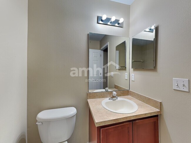 Building Photo - 2340 Norwood Pl