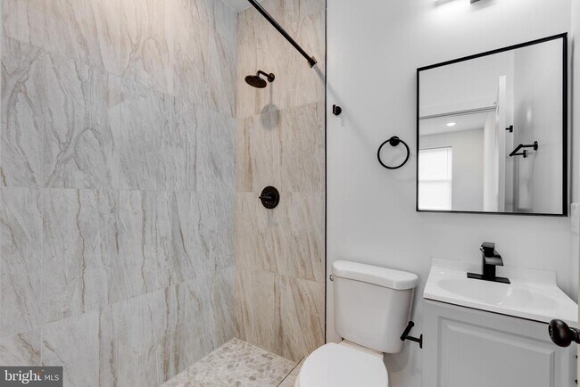 Building Photo - 927 N 42nd St