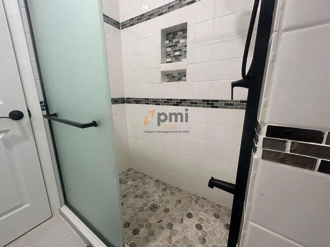 Building Photo - 5625 Burr Rdg Cir