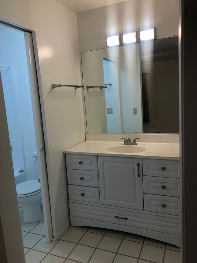 Building Photo - Rancho Mission Villas, 1 Bedroom, 1 Bath, ...