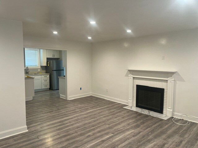 Building Photo - 2069 Solano Way