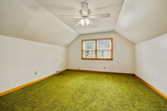 Building Photo - 535 Jewett Ave
