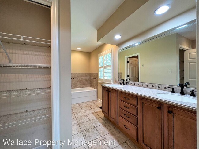 Building Photo - 4 br, 3.5 bath House - 529 Cherokee Blvd