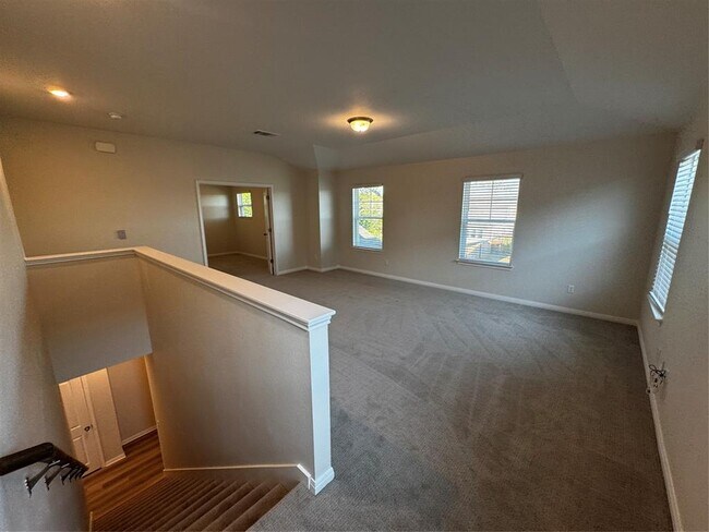 Building Photo - 905 Copper Frond Way
